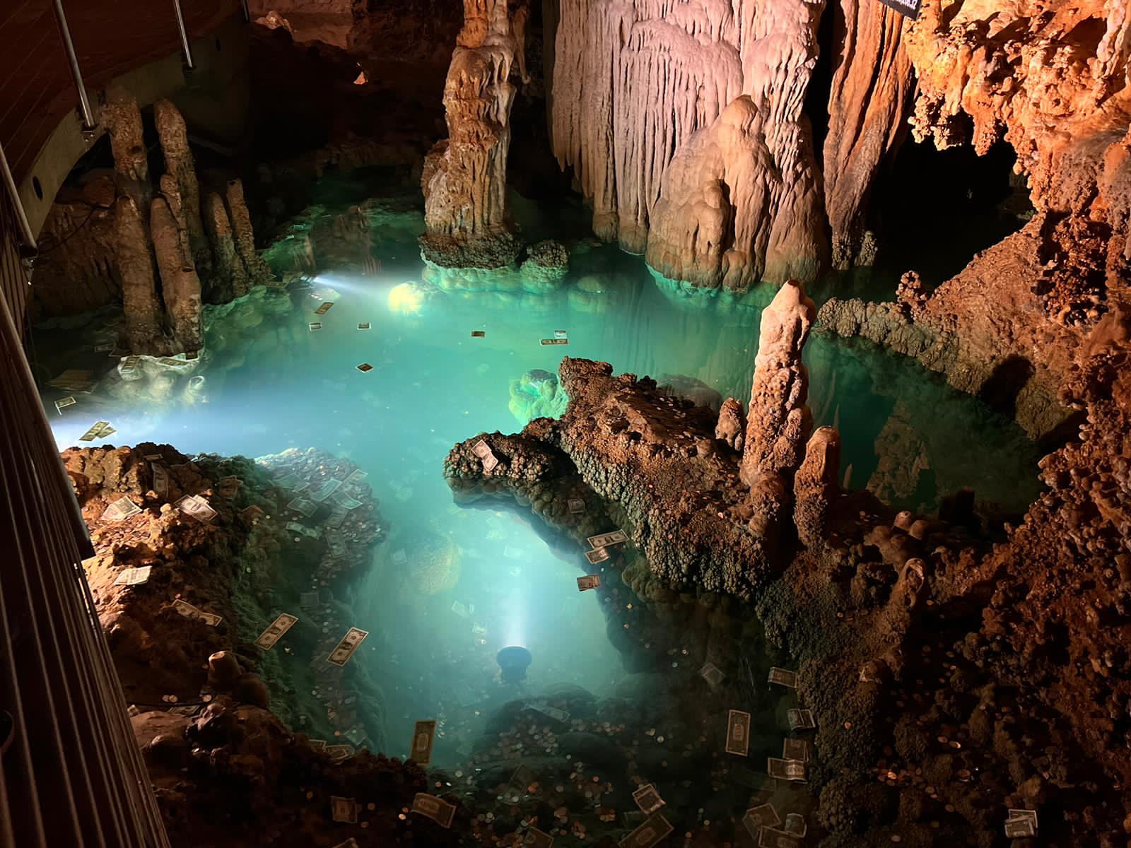 Dream Lake Luray Caverns